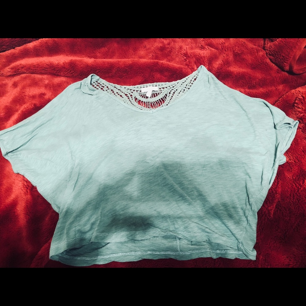 Medium Sized Delia’s Loose V-Neck Top